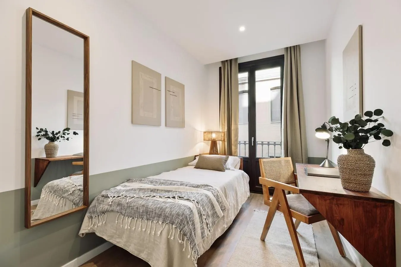 Pompei - 2 Bedrooms, Balcony And Terrace In Ciutat Vella Barcelona Apartment