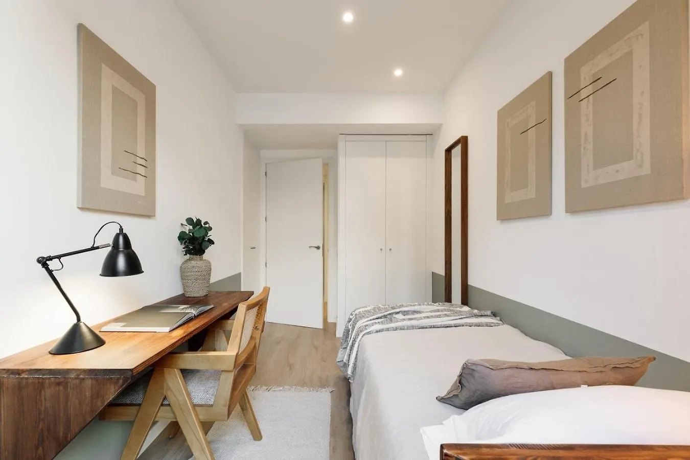 Apartment Pompei - 2 Bedrooms, Balcony And Terrace In Ciutat Vella Barcelona