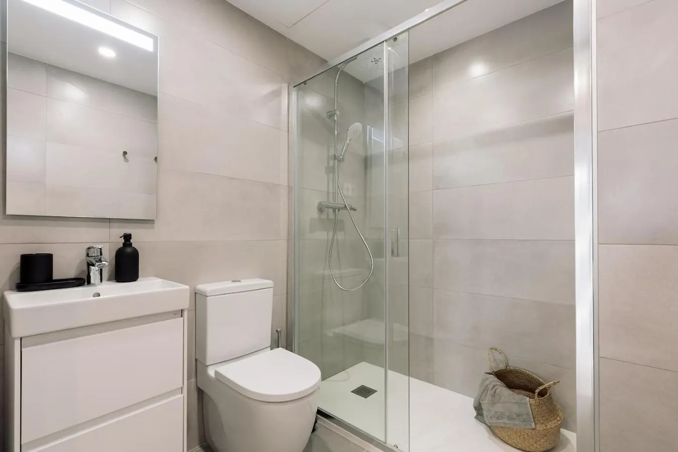 Apartment Pompei - 2 Bedrooms, Balcony And Terrace In Ciutat Vella Barcelona