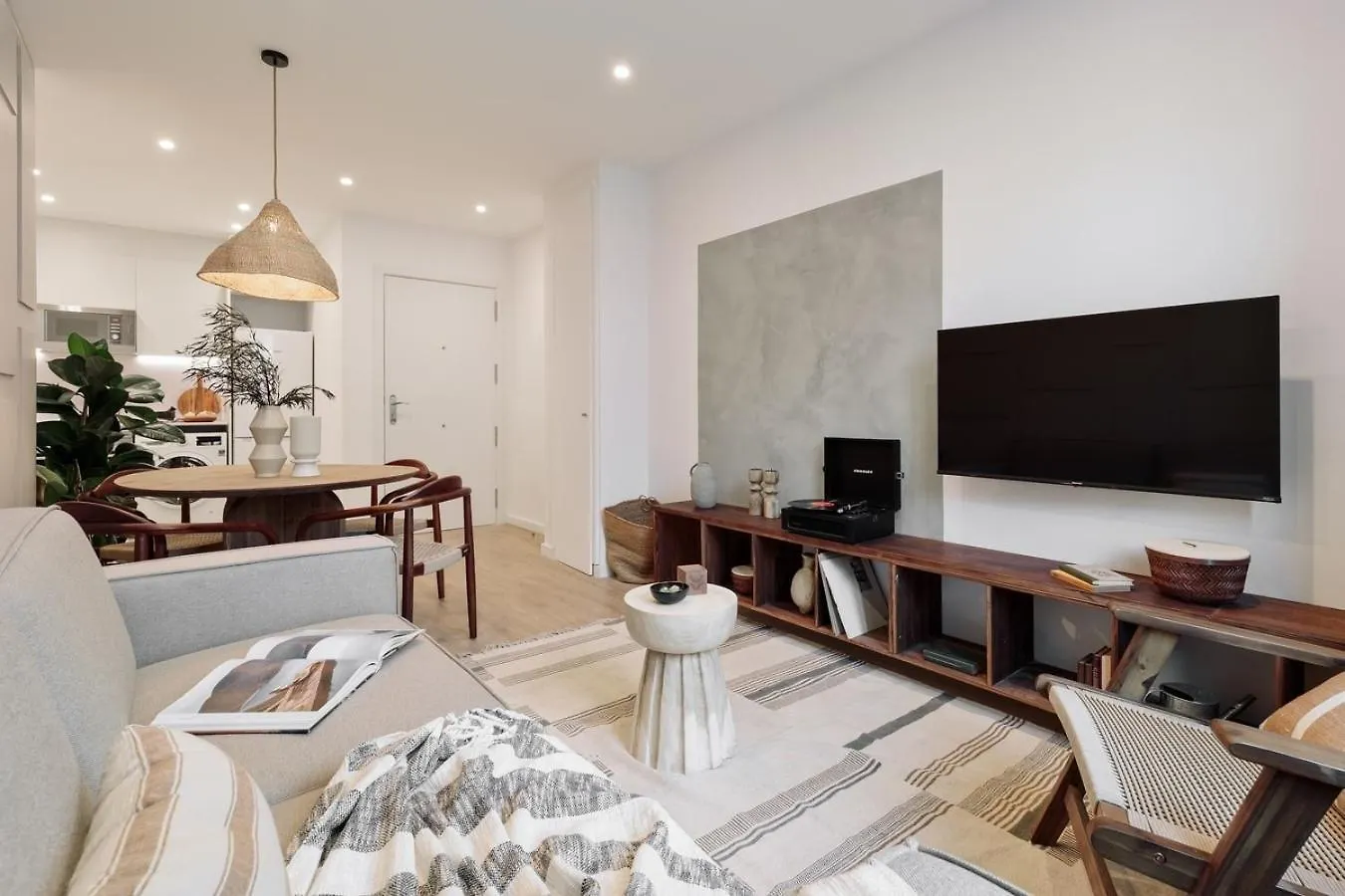 Pompei - 2 Bedrooms, Balcony And Terrace In Ciutat Vella Barcelona 0*,  Spain