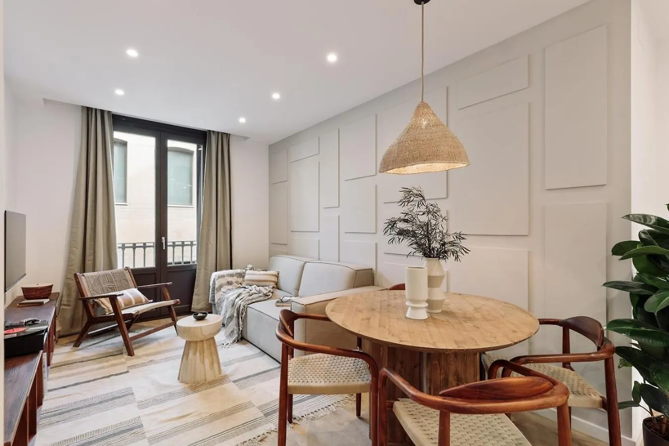 Pompei - 2 Bedrooms, Balcony And Terrace In Ciutat Vella Barcelona