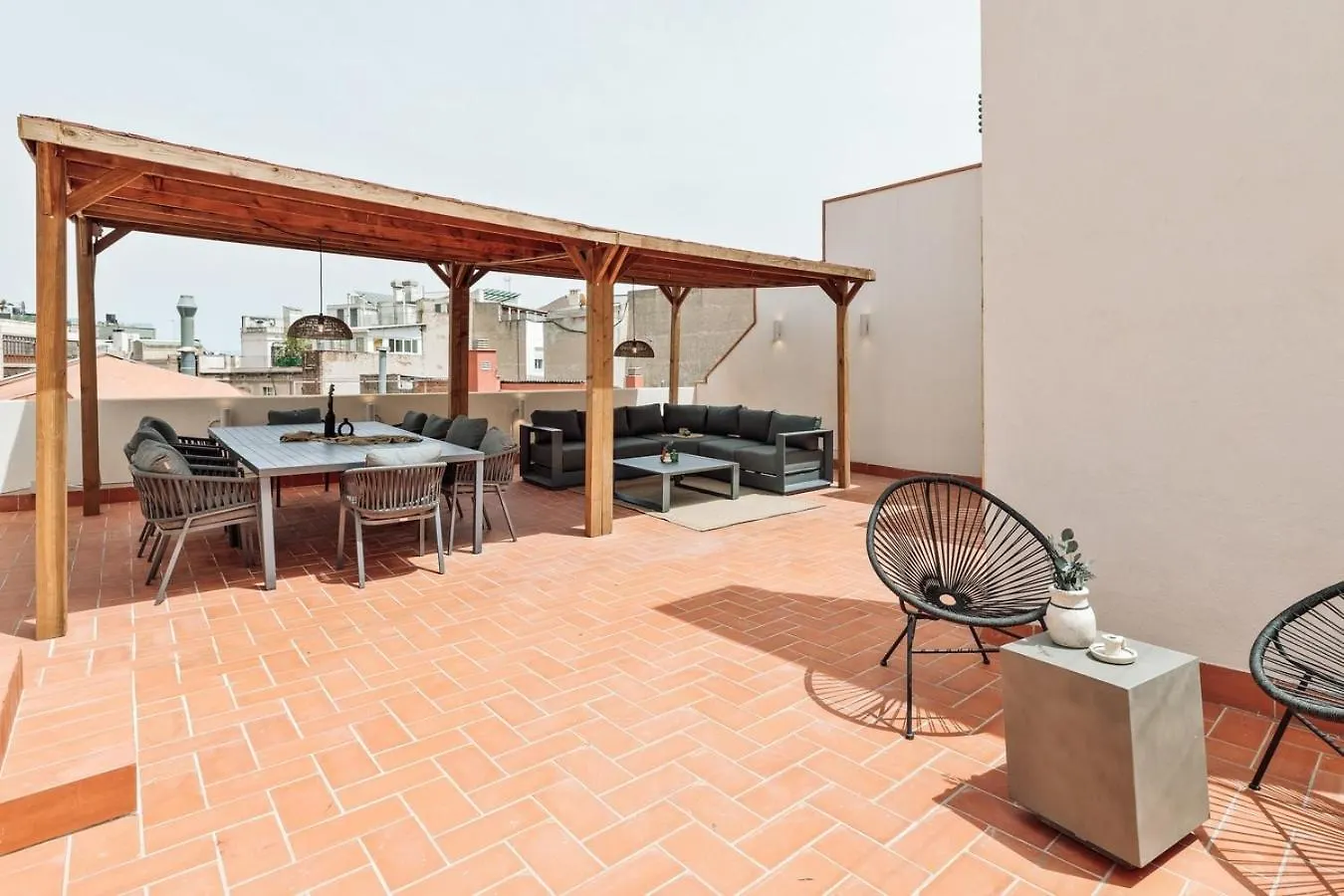 Apartment Pompei - 2 Bedrooms, Balcony And Terrace In Ciutat Vella Barcelona